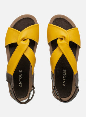 Sandália em Couro Amarração Alice Amarelo e Café