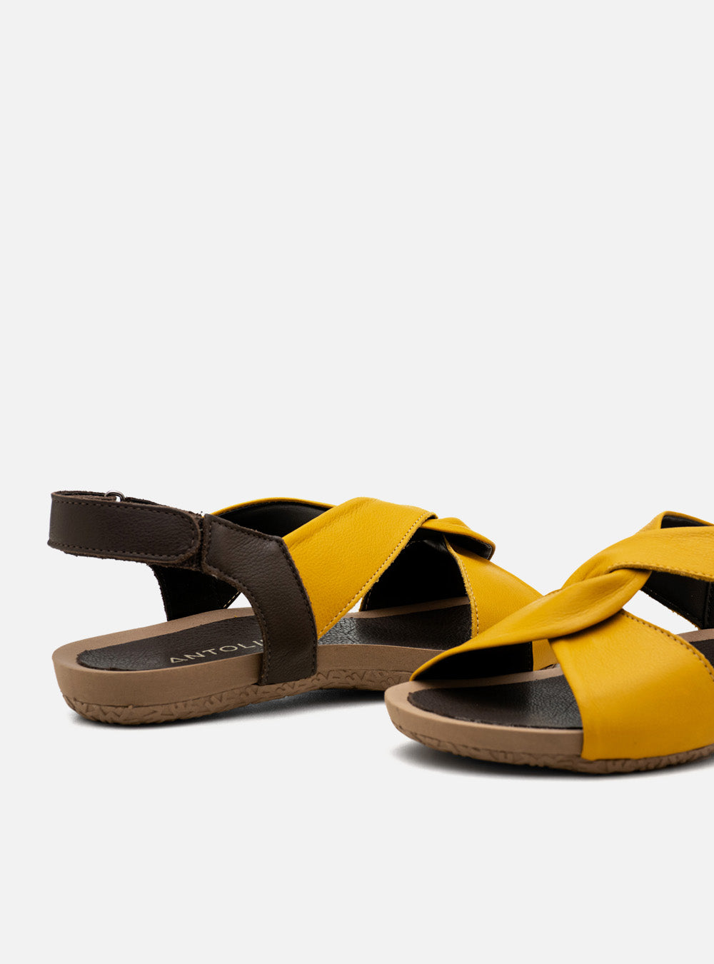 Sandália em Couro Amarração Alice Amarelo e Café