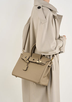 Bolsa Classic Média Couro Legítimo Barcelona Ferragem Dourada