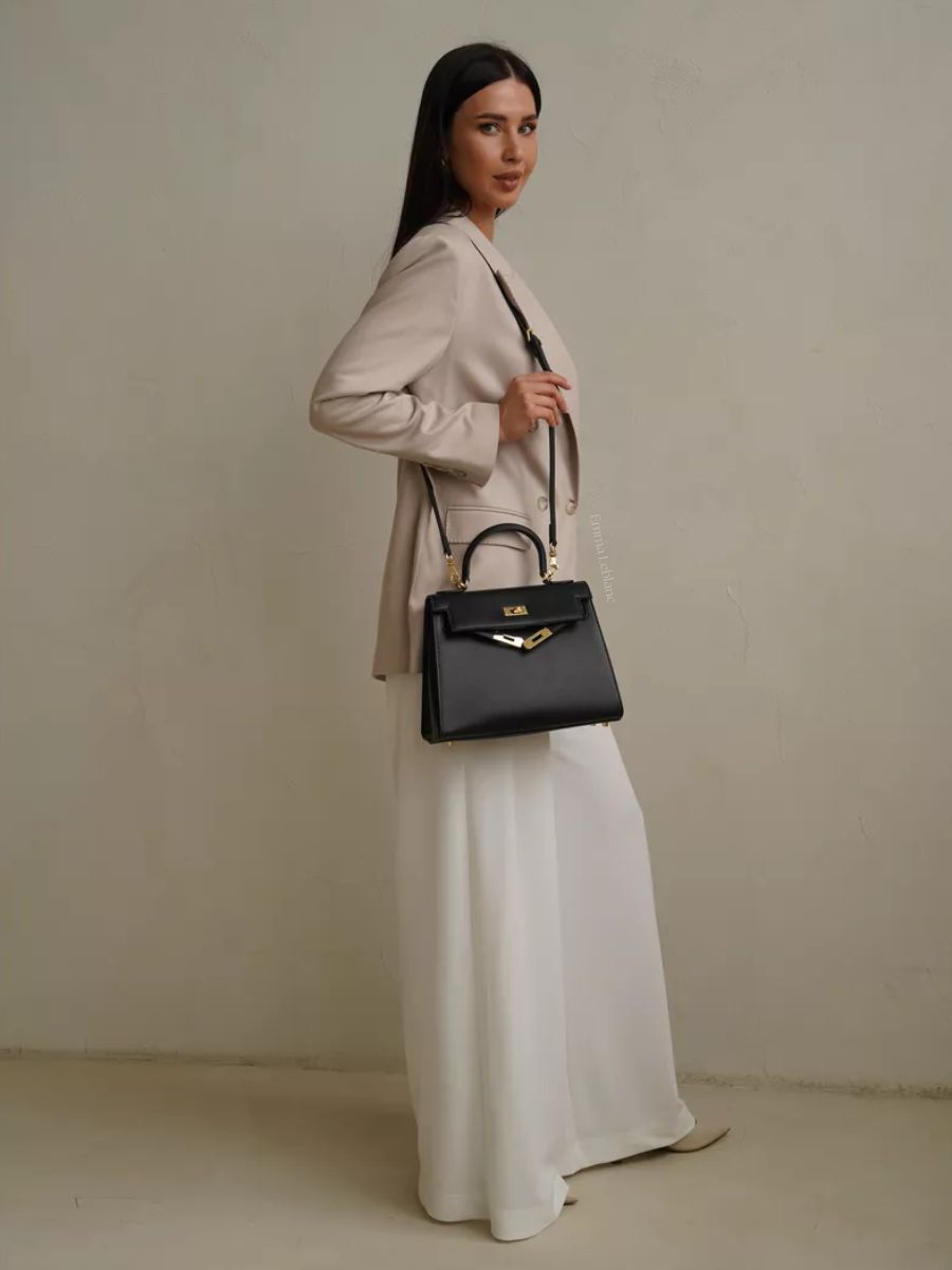 Bolsa Classic Média Couro Legítimo Madri Ferragem Dourada