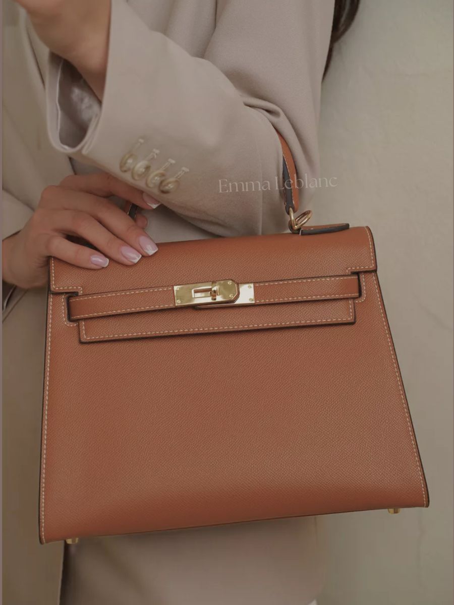 Bolsa Classic Média Couro Legítimo Madri Ferragem Dourada