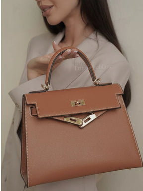 Bolsa Classic Média Couro Legítimo Madri Ferragem Dourada