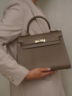 Bolsa Classic Média Couro Legítimo Madri Ferragem Dourada