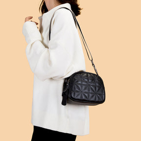 Bolsa Transversal Matelassê Couro Legítimo Raven