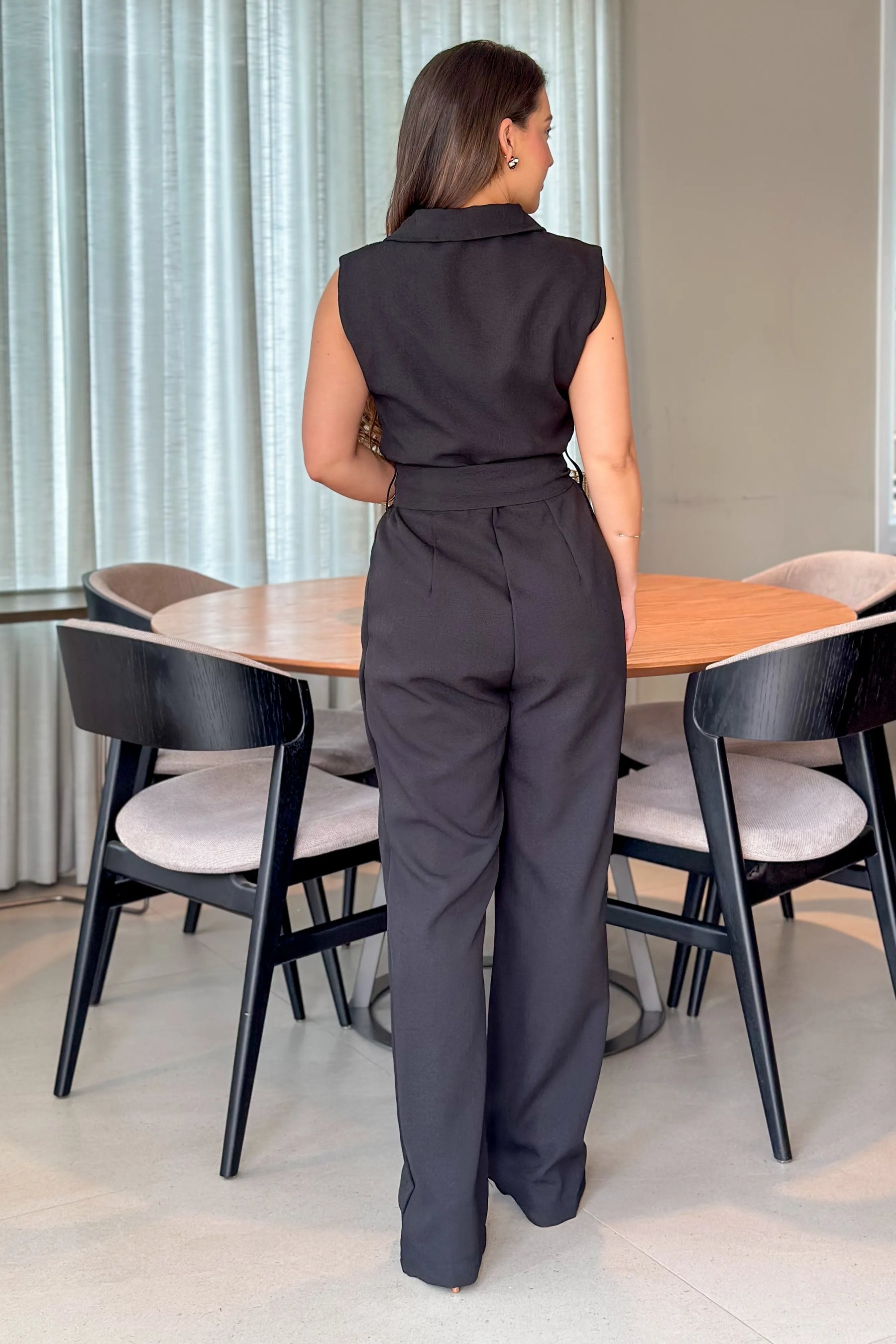 Macacão Pantalona Detalhe Botões Anita Preto