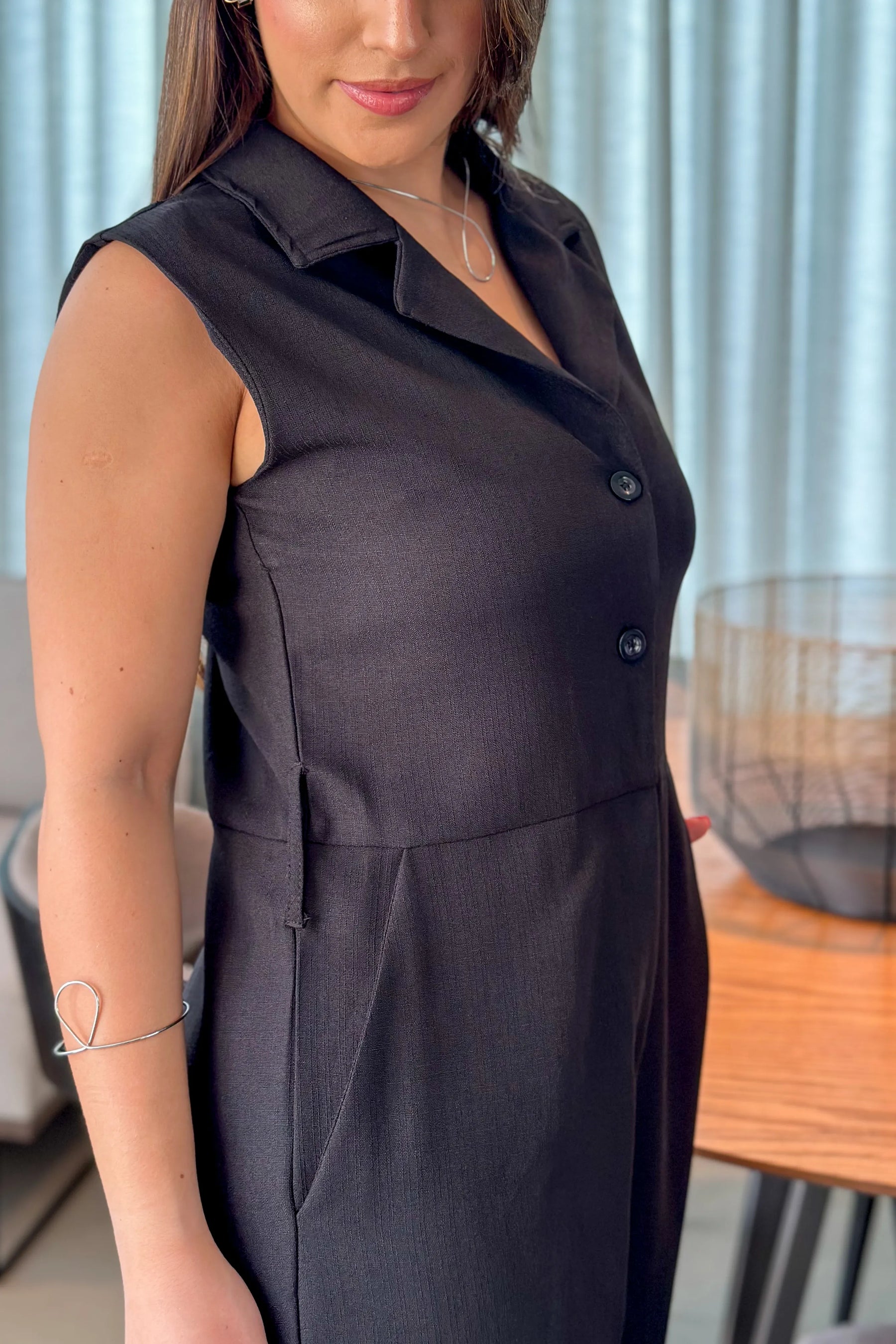 Macacão Pantalona Detalhe Botões Anita Preto