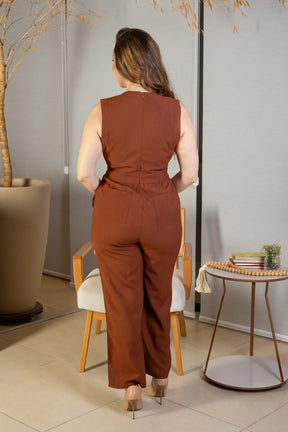 Macacão Alfaiataria Detalhe Bolso Juliana Paes Marrom