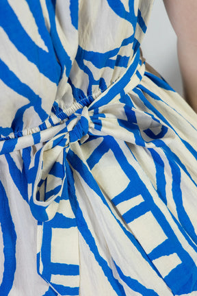 Macacão Regata Decote "V" Visco Rústico Emily Estampado Azul