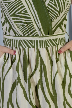 Macacão Regata Decote "V" Visco Rústico Emily Estampado Verde