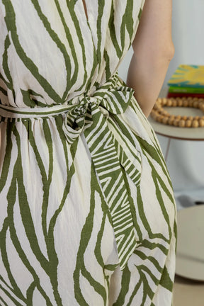 Macacão Regata Decote "V" Visco Rústico Emily Estampado Verde