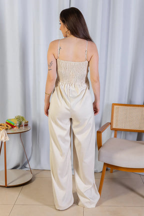 Macacão Assimétrico Alfaiataria Lux Detalhe Fivela Taís Araújo Creme