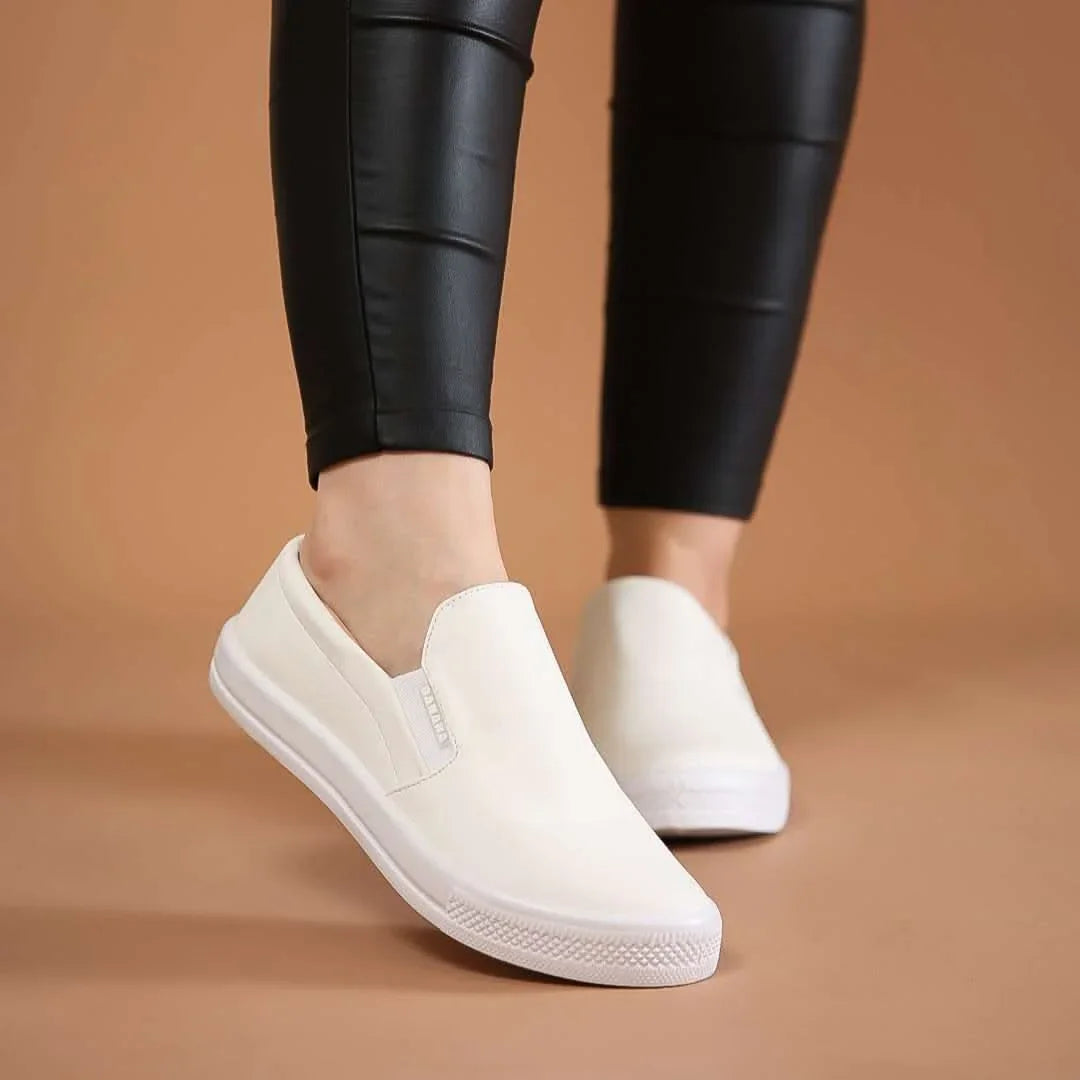 TENIS FEMININO SLIP ON BANANA NATHALIA