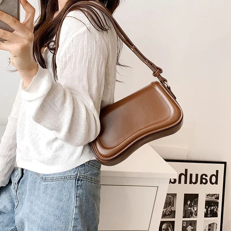 Bolsa de Ombro Baguete Ondulada Isadora