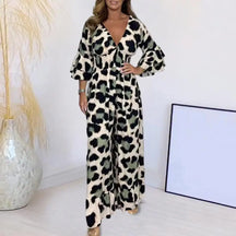 Macacão com Estampa Print Decotado