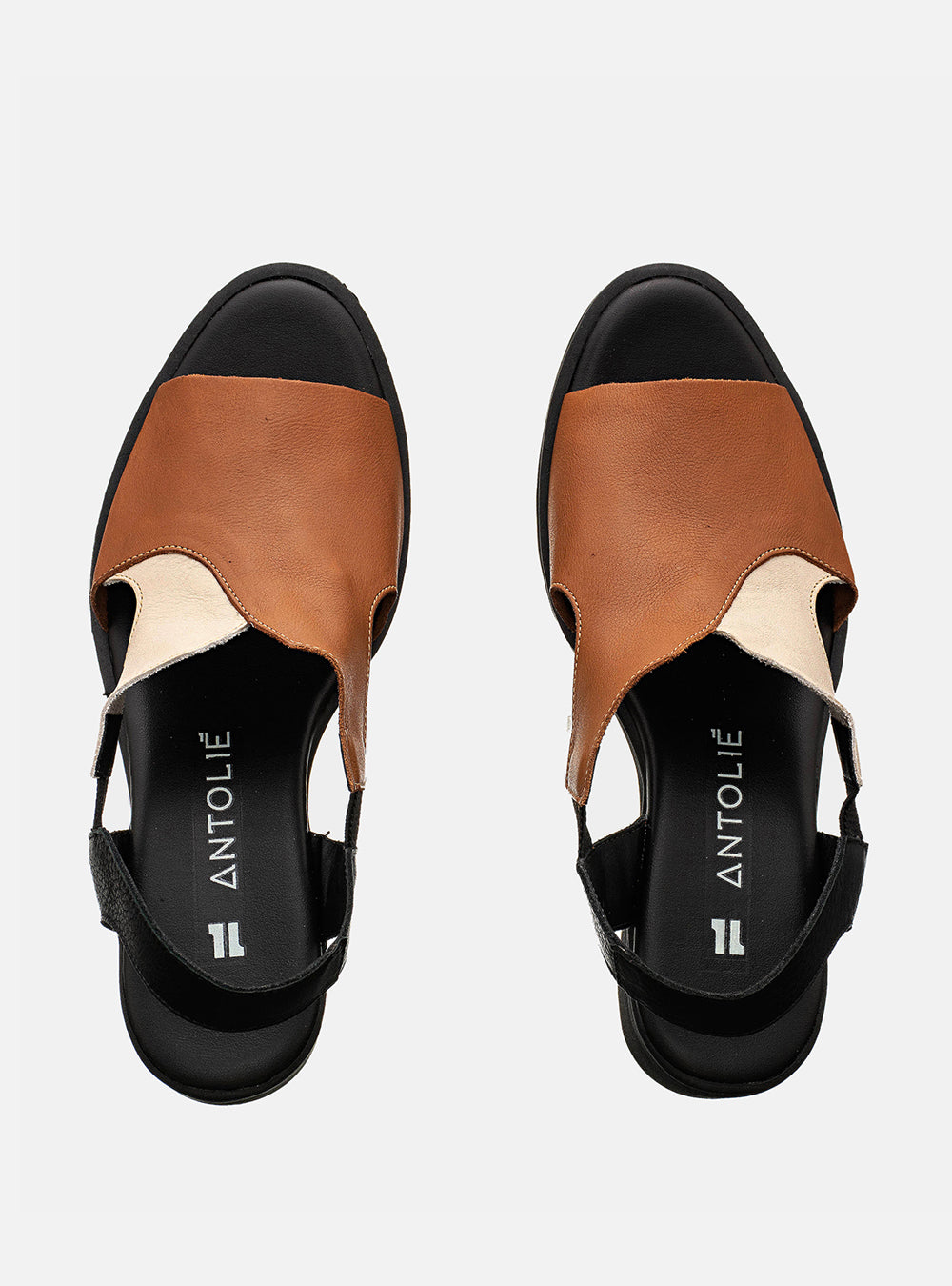 Sandália em Couro Tri Valentina Caramelo Off White e Preto