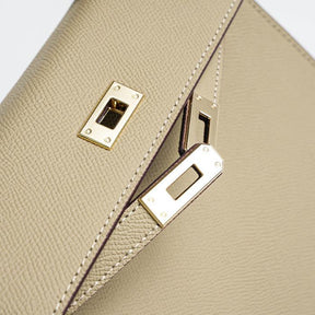 Bolsa Classic Média Couro Legítimo Madri Ferragem Dourada