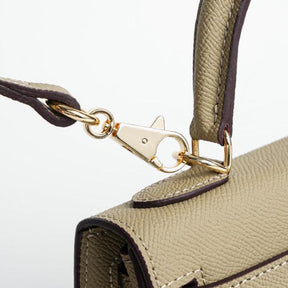 Bolsa Classic Média Couro Legítimo Madri Ferragem Dourada