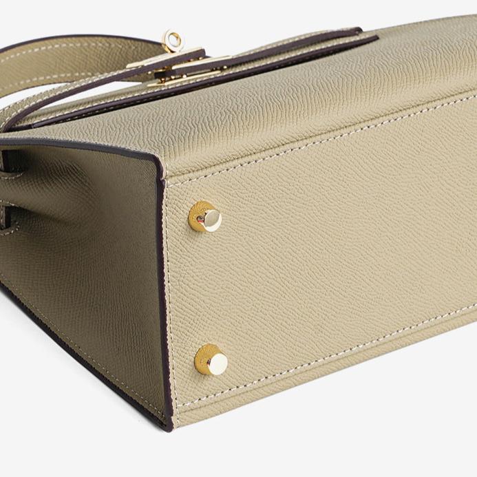 Bolsa Classic Média Couro Legítimo Madri Ferragem Dourada