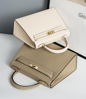 Bolsa Classic Média Couro Legítimo Madri Ferragem Dourada