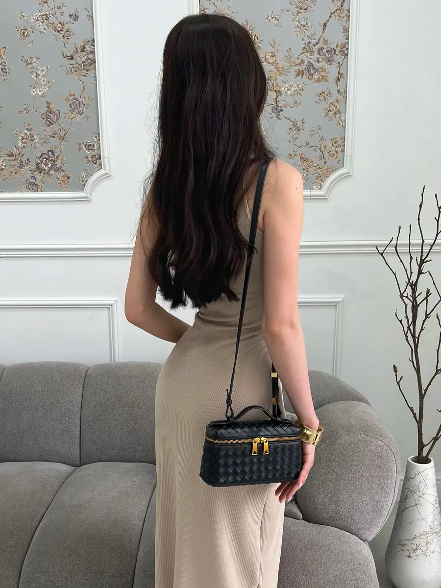 Bolsa Pequena Trançada Manila