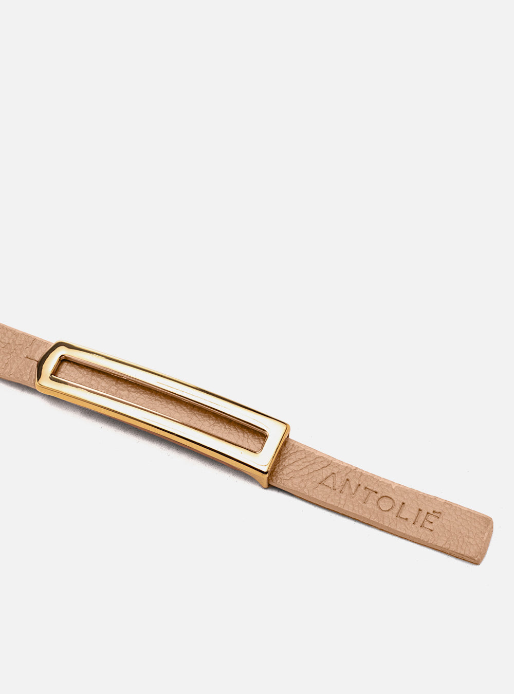 Kit Look Nude | Tênis em Couro Nude Elástico Basics + Cinto em Couro Nude Fino Metal