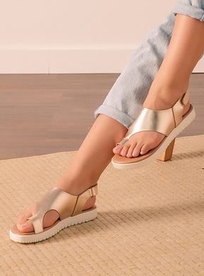 Flatform em Couro Lux Sophia Dourada