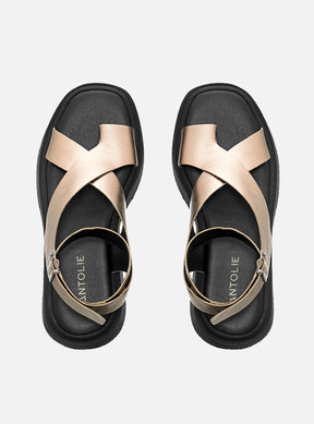 Flatform em Couro Tiras Cruzadas Bia Prata Velho