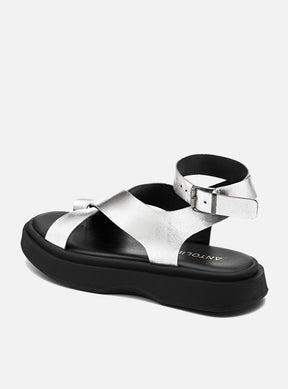 Flatform em Couro Tiras Cruzadas Bia Prata