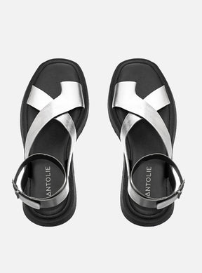 Flatform em Couro Tiras Cruzadas Bia Prata