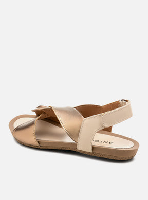 Sandália Comfort em Couro Amarração Alice Prata Velho e Off White