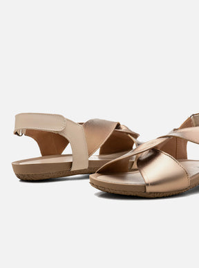 Sandália Comfort em Couro Amarração Alice Prata Velho e Off White