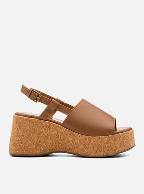 Sandália em Couro Amêndoa Plataforma Cortiça Tira Lisa