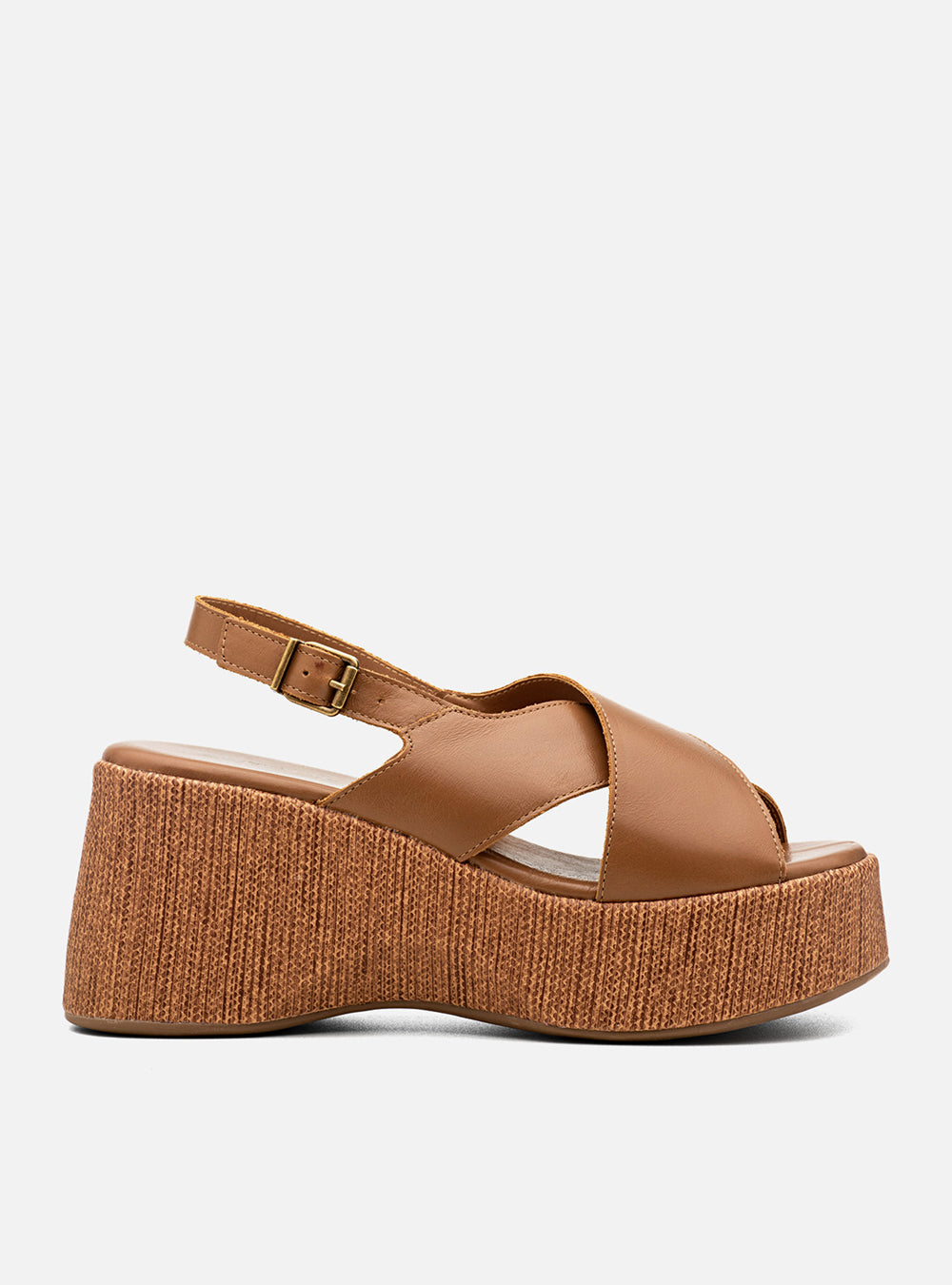 Sandália em Couro Amêndoa Plataforma Trama Tiras Largas