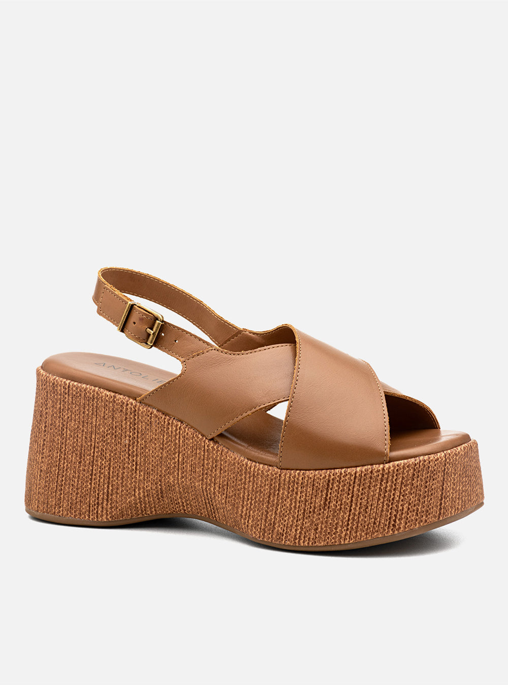Sandália em Couro Amêndoa Plataforma Trama Tiras Largas