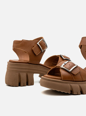 Sandália em Couro com Fivelas Maitê Caramelo