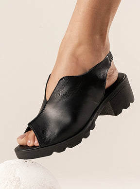 Sandália em Couro Cotton Valentina Preta