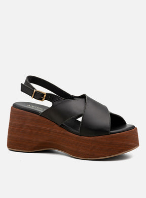 Sandália em Couro Preta Plataforma Madeira Tiras Largas