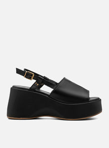 Sandália em Couro Preta Plataforma Tira Lisa