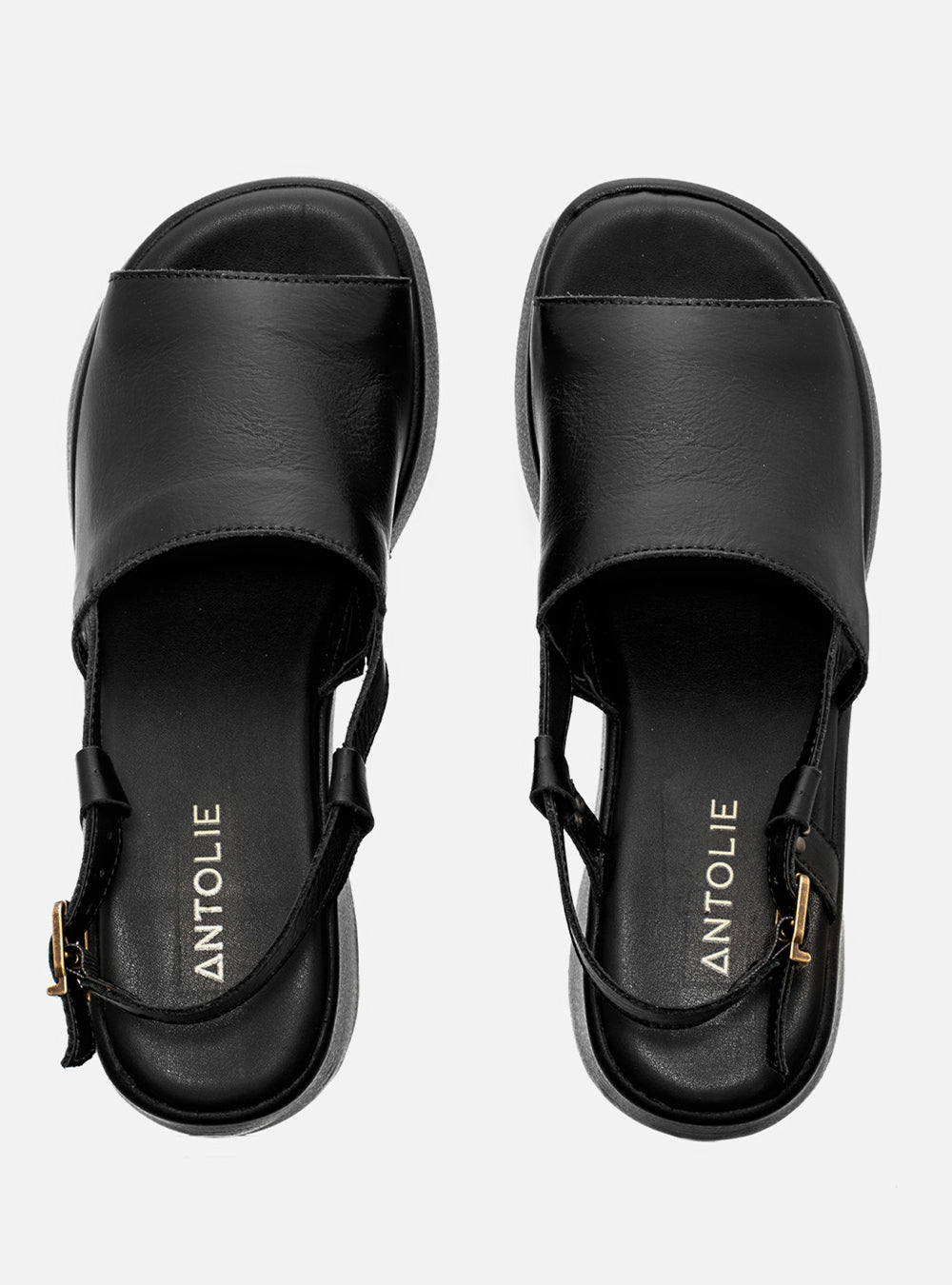 Sandália em Couro Preta Plataforma Tira Lisa