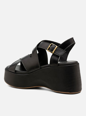 Sandália em Couro Preta Plataforma Tiras Transpassadas