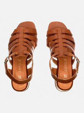 Sandália em Couro Salto Médio Lilian Caramelo