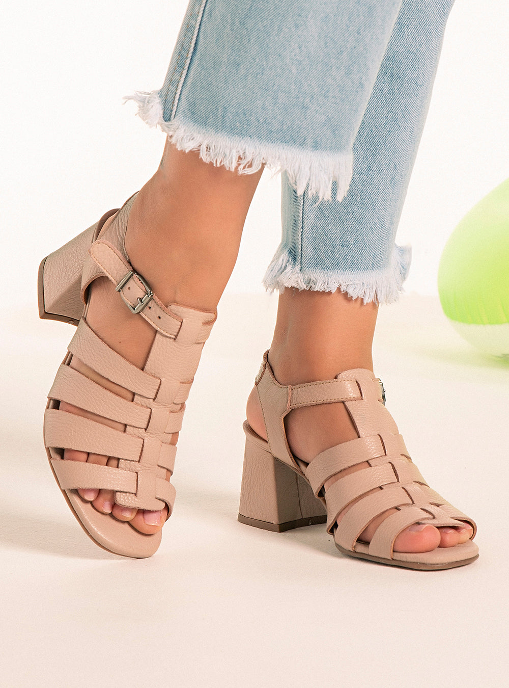 Sandália em Couro Salto Médio Lilian Nude