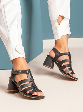 Sandália em Couro Salto Médio Lilian Preto