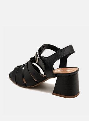 Sandália em Couro Salto Médio Lilian Preto