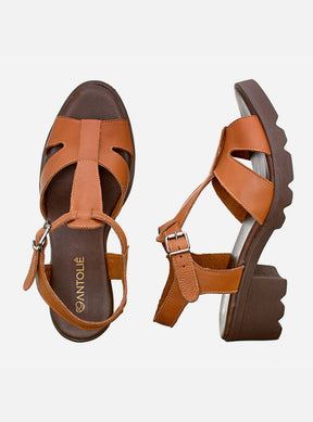 Sandália em Couro Tiras Valentina Caramelo