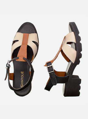 Sandália em Couro Tiras Valentina Off White Caramelo e Preto