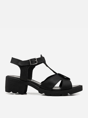 Sandália em Couro Tiras Valentina Preto