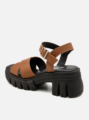 Sandália em Couro Tratorada Maitê Caramelo