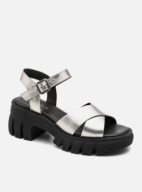 Sandália em Couro Tratorada Maitê Prata