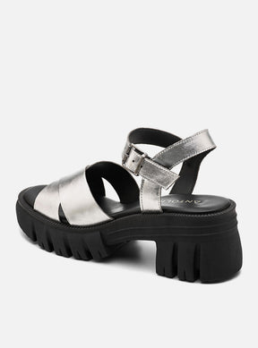 Sandália em Couro Tratorada Maitê Prata